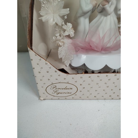 Vintage Martha’s Porcelain Bride & Groom Flower Arch Wedding Cake Topper… - Picture 4 of 10